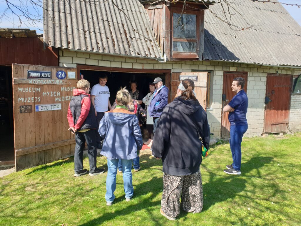 Kaevuri maja nostalgiatuba