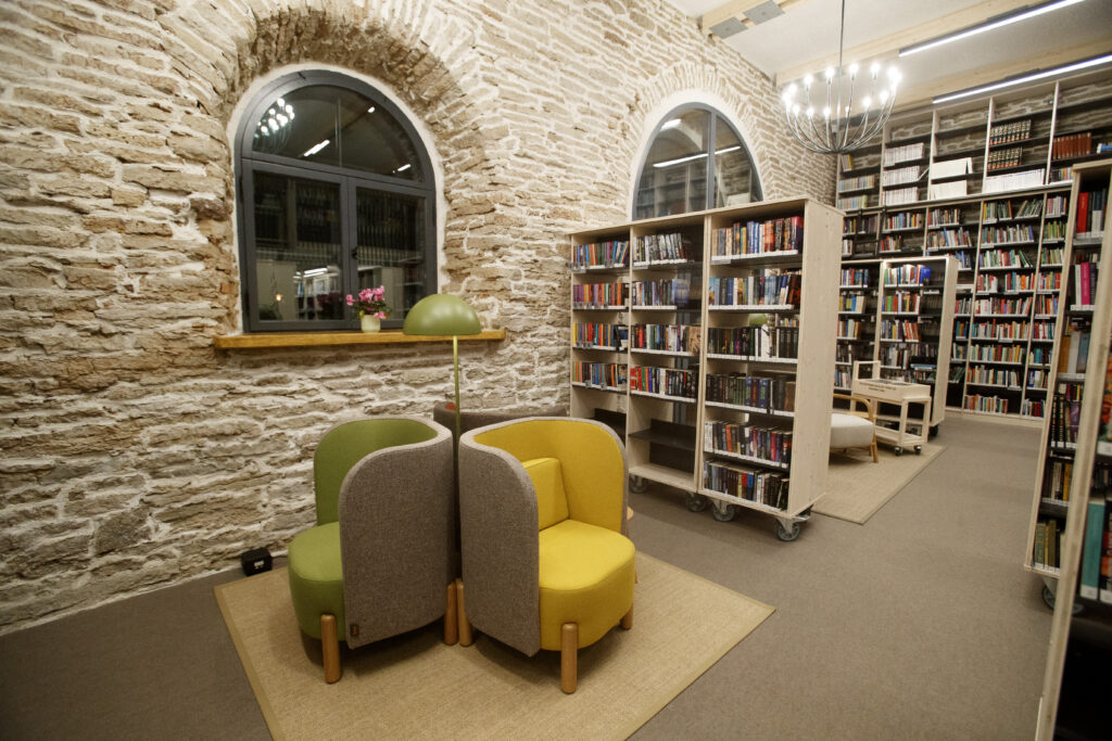 Vääna raamatukogu sisevaade